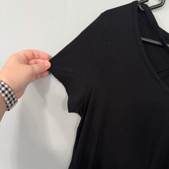 Blossom by P. Crisscross Neckline Tunic Top Size Large Rayon & Spandex Blend - Picture 2 of 5